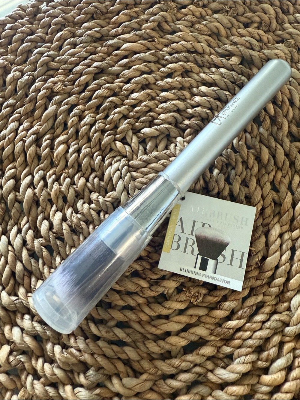 it Brushes for Ulta Blurring Foundation Airbrush Brush N101 NWT